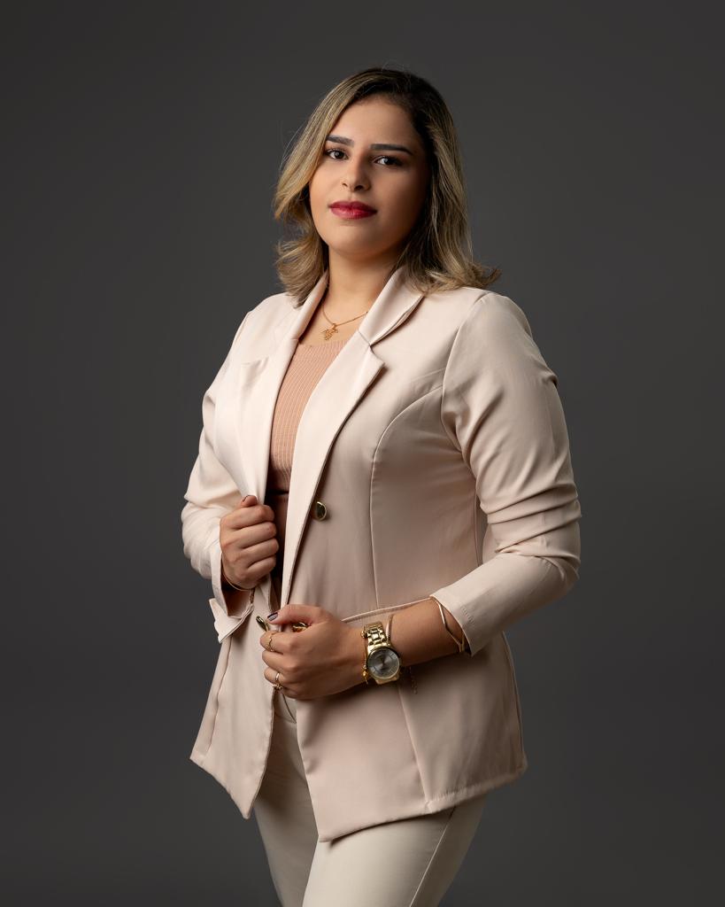 Dra. Lara Andrade